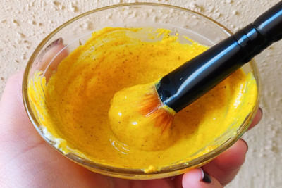 તહેવારો પહેલા લાવો ચહેરા પર રંગત, ઘરે જ બનાવો બેસનનો અસરકારક ફેસપેક