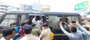 ખેડૂતોના વિવિધ પ્રશ્ને વિરોધ પ્રદર્શન કરી રહેલા કોંગ્રેસના કાર્યકરોની પોલીસે કરી ધરપકડ