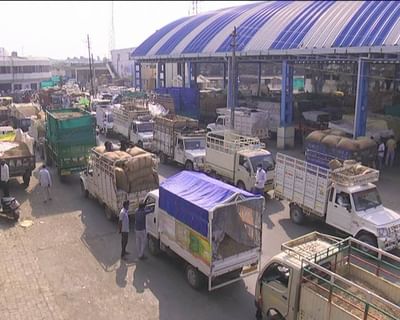 સાબરકાંઠાઃ મગફળીની મબલખ આવકથી માર્કેટયાર્ડો ઉભરાવા લાગી, ટેકાના દર કરતા પણ વધુ ભાવ મળતા ખેડૂતોને રાહત