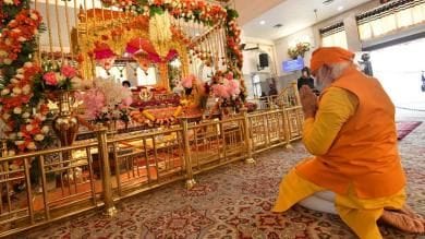 ખેડૂત આંદોલનની વચ્ચે PM મોદીએ, દિલ્લીના ગુરૂદ્વારામાં જઈને માથુ ટેકવી કર્યા દર્શન