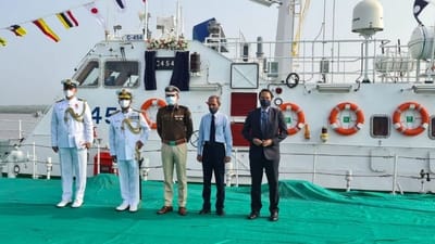 સુરત: આત્મનિર્ભર ભારત અંતર્ગત દેશને આજે 54મી ઈન્ટરસેપટર બોટ C454 સમર્પિત કરવામાં આવી