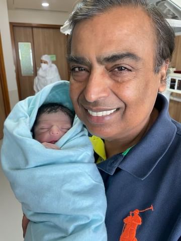અંબાણી પરિવારના નવા સભ્યનું નામ પિતા આકાશ સાથે સંયોગ ધરાવતું રખાયું