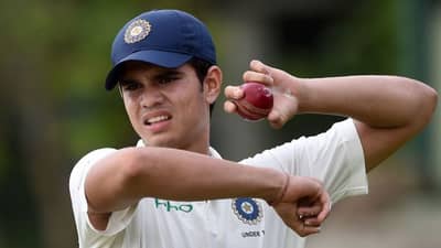 સચિન તેંદુલકરના પુત્ર અર્જૂને સિનીયર ટીમમાં કર્યુ ડેબ્યુ, ઝડપી વિકેટ, જુઓ વિડીયો