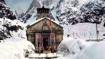 કેદારનાથમાં હિમતાંડવથી હાલાકી, હિમવર્ષાથી કેદારનાથ મંદિર બરફથી ઢંકાયું, જુઓ VIDEO