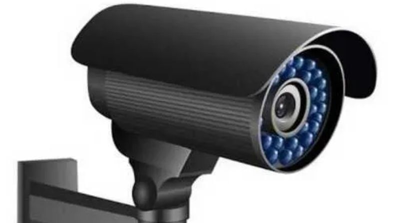 રાજકોટમાં ઇન્ડસ્ટ્રીયલ ઝોનમાં ચોરીની ઘટના, જુઓ CCTV ફૂટેજ