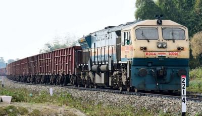 IRFC IPO LISTING: ઇશ્યૂ પ્રાઈઝનાં 4% નીચે 25 રૂપિયા પર લિસ્ટ થયો શેર