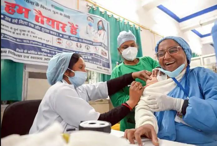 દેશભરમાં 20 લાખથી વધારે આરોગ્ય કર્મીઓને કોરોનાની રસી અપાઈ