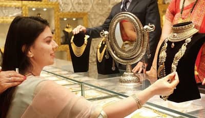 GOLD : ઈમ્પોર્ટ ડ્યુટી ઘટ્યા પછી સોનું કેટલું સસ્તુ થશે? જો તમે ખરીદવા વિચારી રહયા છો તો જાણો આ માહિતી