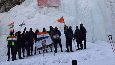 અમદાવાદના યુવાનોએ લદ્દાખના ચાદર ટ્રેક પર લહેરાવ્યો ત્રિરંગો