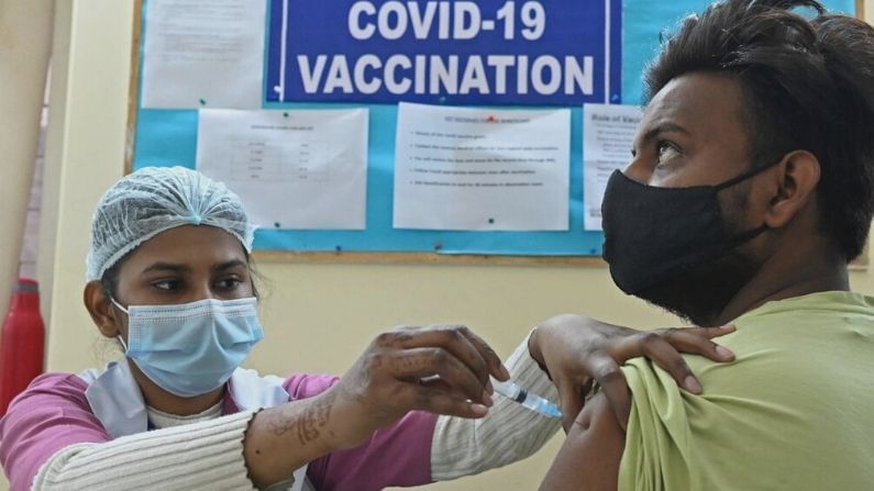 Corona Vaccination : દેશમાં ગુરુવારથી 45 વર્ષથી મોટી ઉંમરના લોકોને મળશે વેક્સિન