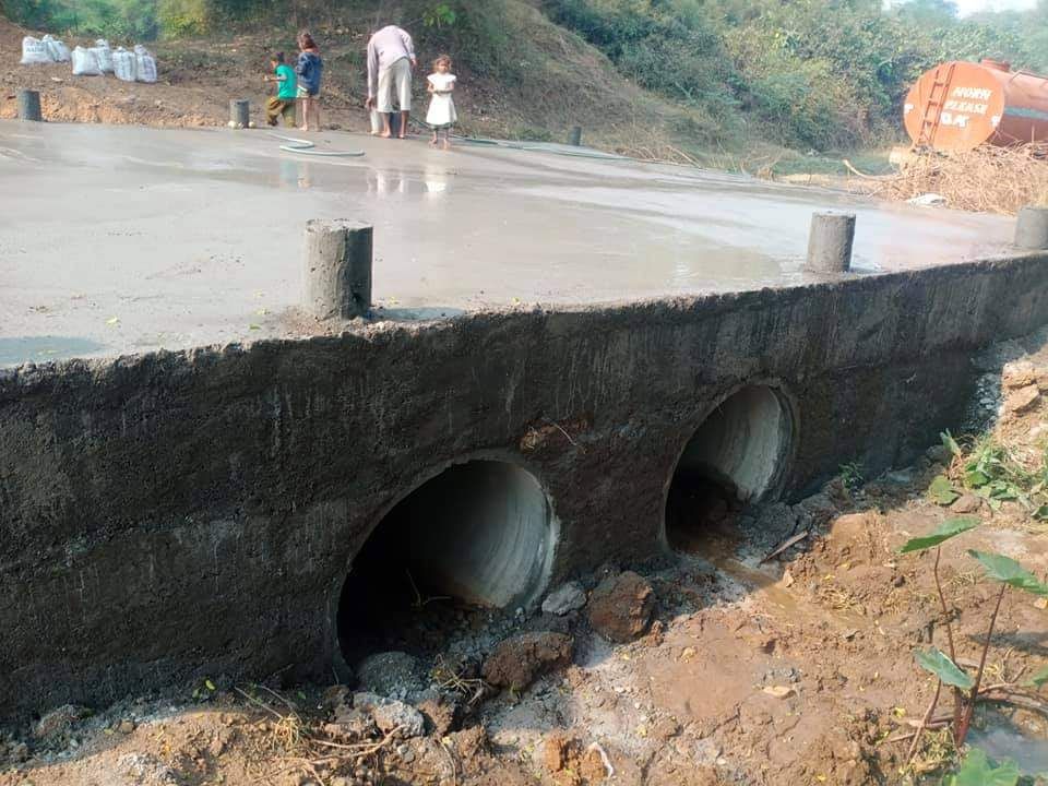  Narmada: People of Dhamnacha village of Nandod are on the verge of completion of road works and drains.