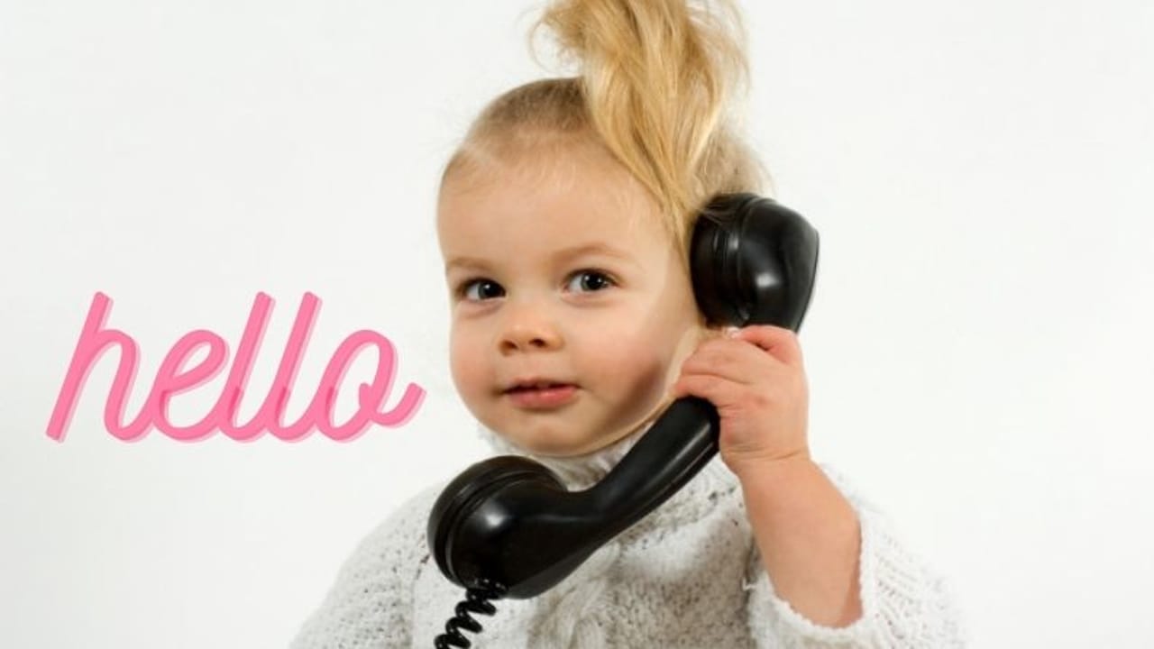 ફોન ઉઠાવતા જ આપણે Hello કેમ બોલીએ છીએ ? જાણીએ જાણી-અજાણી વાતો - Gujarati News | Why do we say hello when we pick up the phone knowing the unknown | TV9 Gujarati