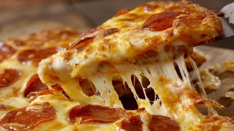 નોનવેજ Pizza ની ડીલેવરી પર ભડકી વેજિટેરિયન મહિલા, માંગ્યું અધધ... વળતર