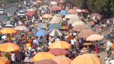 Surat Corona Update : Covid-19ના નિયમના સુરતમાં ધજાગરા, એપીએમસીમાં જામી ભીડ