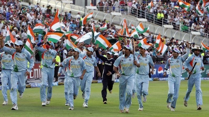 24મી સપ્ટેમ્બર 2007માં ભારતીય ક્રિકેટ ટીમ એ T20 વિશ્વકપની પ્રથમ સિઝનને પોતાના નામે કરી હતી. ભારત એ આ દિવસે આઇસીસી T20 વિશ્વકપ ટ્રોફી જીતી હતી. ભારતમાં આયોજીત કરવામાં આવેલા આ વિશ્વકપ દરમ્યાન મહેન્દ્રસિંહ ધોની ની કેપ્ટનશીપમાં યુવાઓથી ભરેલી ટીમ એ જીત્યો હતો. જેમાં યુવરાજ સિંહ () ની એક ઓવરમાં છ સિક્સર યાદગાર રહી હતી.