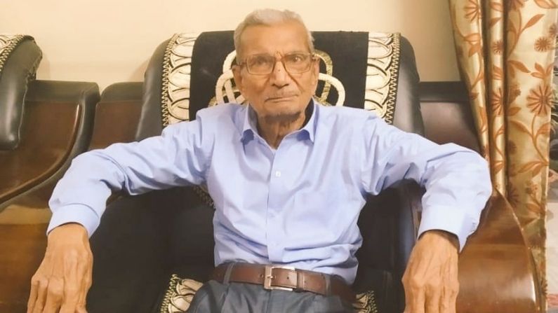 પોતાનો હોસ્પિટલ બેડ યુવાન દર્દીને આપી દીધો, 85 વર્ષીય RSS સ્વયંસેવકે જીવ આપીને કરી સેવા