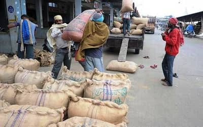 Kheda: કપડવંજ APMC દ્વારા બે દિવસનું લોકડાઉન કરવામાં આવ્યું, કોરોનાના કેસોમાં વધારો થતાં લેવાયો નિર્ણય