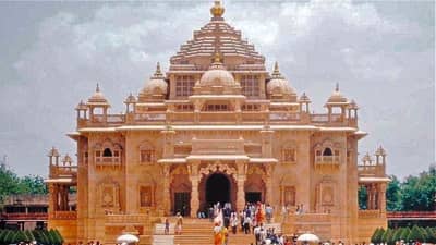 Gandhinagar: કોરોના વાઈરસનું સંક્રમણ વધતા અક્ષરધામ મંદિર 30 એપ્રિલ સુધી દર્શનાર્થીઓ માટે બંધ