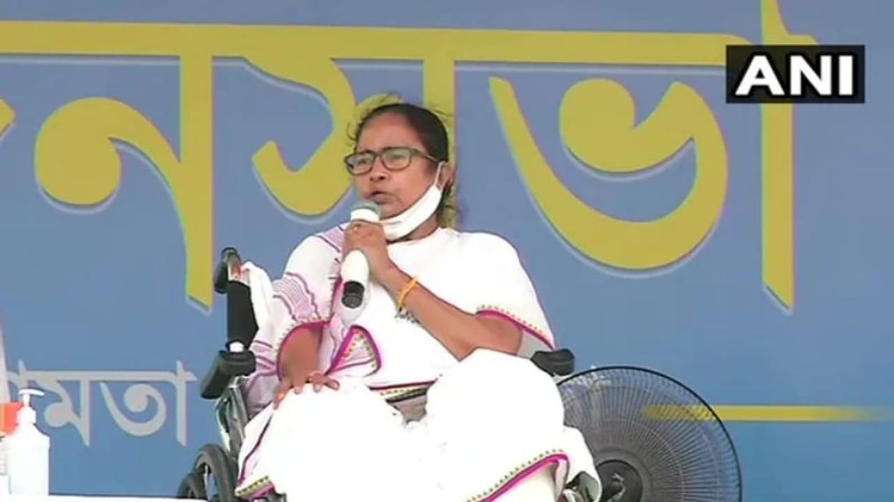 West Bengal Election 2021 : કેન્દ્રીય સુરક્ષાદળ વિરૂદ્ધ કર્યુ ભાષણ, મમતા બેનરજીને ચૂંટણીપંચે વધુ એક નોટીસ ફટકારી