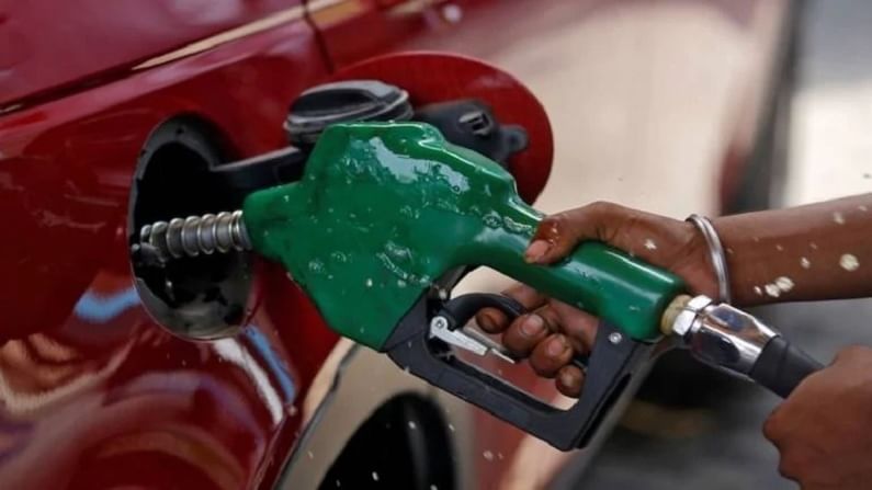 Petrol-Diesel Price Today : દોઢ મહિનામાં 7 રૂપિયા મોંઘા થયા પેટ્રોલ - ડીઝલ , જાણો આજે તમારા ખિસ્સા પર મોંઘવારીના બોજની શું પડશે અસર