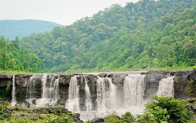 Dang: સાપુતારામાં વરસાદી માહોલ વચ્ચે પ્રકૃતિ સોળે કળાએ ખીલી, નયનરમ્ય નજારો માણવા જામી પ્રવાસીઓની ભારે ભીડ