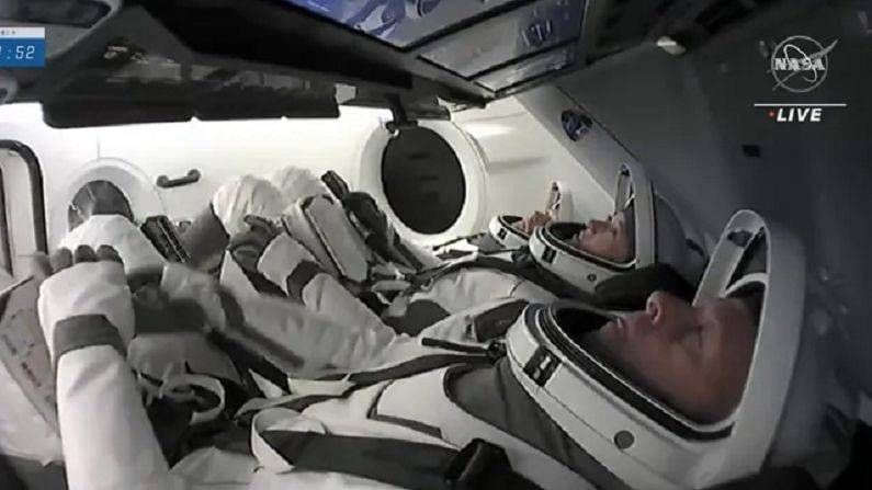 ISS લોન્ચ કરતા પહેલા SpaceXના ક્રૂ સભ્યોએ કેવી રીતે સમય પસાર કર્યો? આંતરરાષ્ટ્રીય અવકાશ મથકથી આવ્યો ખાસ વિડિયો