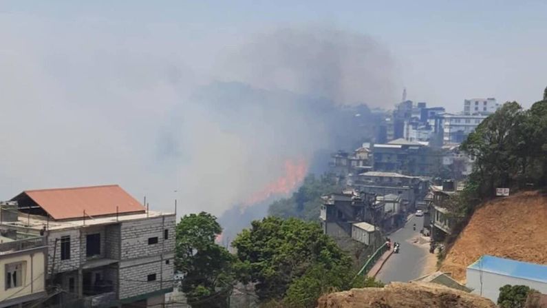 લ્વાંગલાઈ જિલ્લામાં 12 ઘરો આગની ઝપેટમાં આવી ગયા હોવાની જાણકારી પણ સામે આવી છે અને આ આગ રાજ્યના કુલ 110 ગ્રામ પંચાયતના ક્ષેત્રમાં ફેલાઇ હતી.