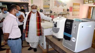 BANASKATHA : પૂર્વ ગૃહમંત્રીના પ્રયત્નોથી મુંબઈના વેપારીઓ દ્વારા જીલ્લાને બે કરોડના મેડીકલ સાધનોની સહાય