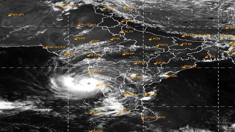 cyclone tauktae in gujarat : વાવાઝોડુ તાઉ તે  11 કિલોમીટરની ઝડપે ગુજરાત તરફ આગળ વધે છે, 17મીએ રાત્રે ભાવનગરથી વેરાવળની વચ્ચે ત્રાટકશે તાઉ તે