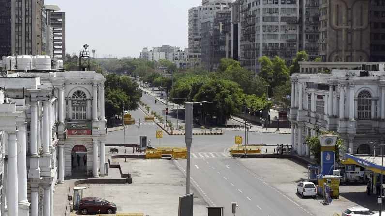 Delhi Lockdown Extension: દિલ્હીમાં એક સપ્તાહ માટે લંબાવાયું લોકડાઉન, કડક પ્રતિબંધ સાથે આવતીકાલથી મેટ્રો પણ બંધ