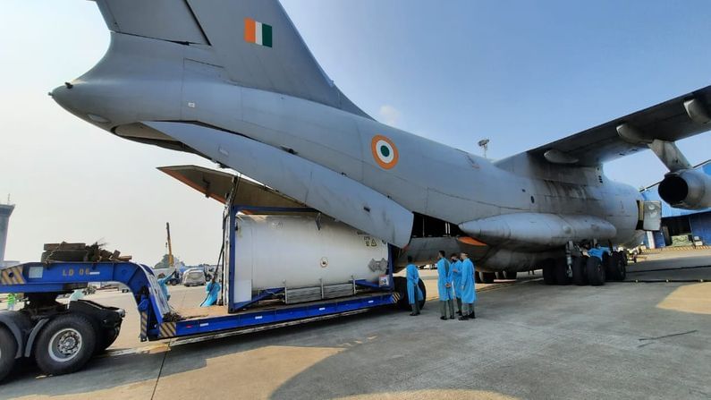 IAF COVID 19 RELIEF EFFORTS : ભારતીય વાયુસેનાએ 9 મે ના દિવસે 40 ક્રાયોજેનિક ઓક્સિજન કન્ટેનર્સ  સહીતનો માલસામાન એરલીફ્ટ કર્યો