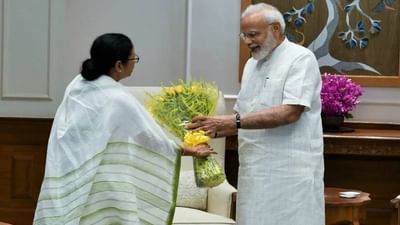 મમતા બેનર્જીએ કરી PM પાસે ફ્રી વેક્સિનની માંગ, કહ્યું સાથે મળીને કરીશું મહામારીનો સામનો