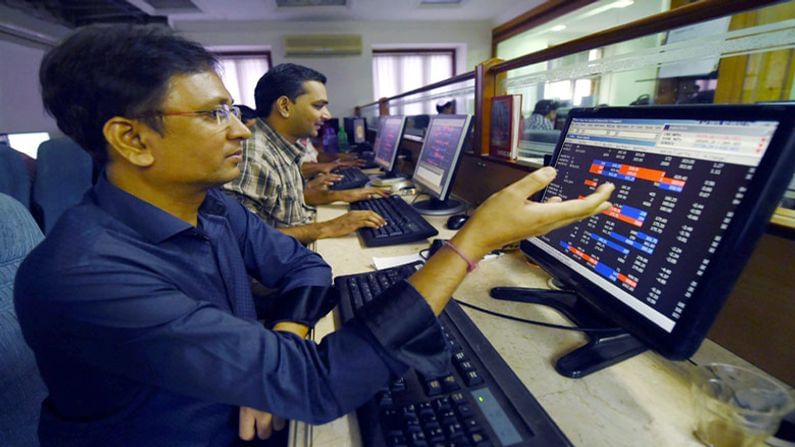 Stock Market : શેરબજારમાં નબળી શરૂઆત, SENSEX 52,607 અને NIFTY 15,815 સુધી સરક્યા