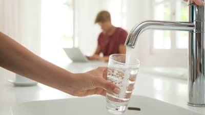 નહેરો અને નદીઓના પાણીમાં કોરોના ફેલાવાની વાત કેટલી સાચી? શું આ સત્ય છે કે માત્ર એક અફવા છે?