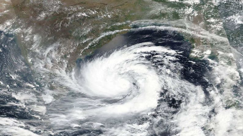 Cyclone Yaas : વાવાઝોડુ યાસ તીવ્ર બનીને ઓરિસ્સામાં ત્રાટકશે, આઠ રાજ્યોમાં વર્તાશે અસર