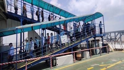 Surat DGVCL: વીજ પુરવઠાને પૂર્વવત કરવા DGVCLની 30 ટીમનાં 400 કર્મીઓએ સંભાળ્યો મોરચો