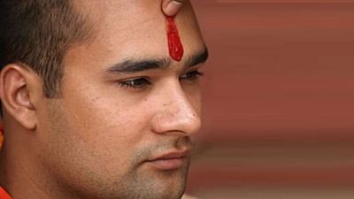 કેમ કપાળ પર તિલક કર્યા પછી ચોખા પણ લગાવવામાં આવે છે? શું છે આ પાછળનું કારણ