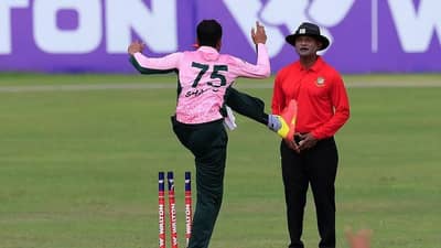 DPL 2021: ઓલરાઉન્ડર શાકિબ હસનને સ્ટમ્પને લાત મારવી ભારે પડી, 4 મેચ રમવા પર લાગ્યો પ્રતિબંધ