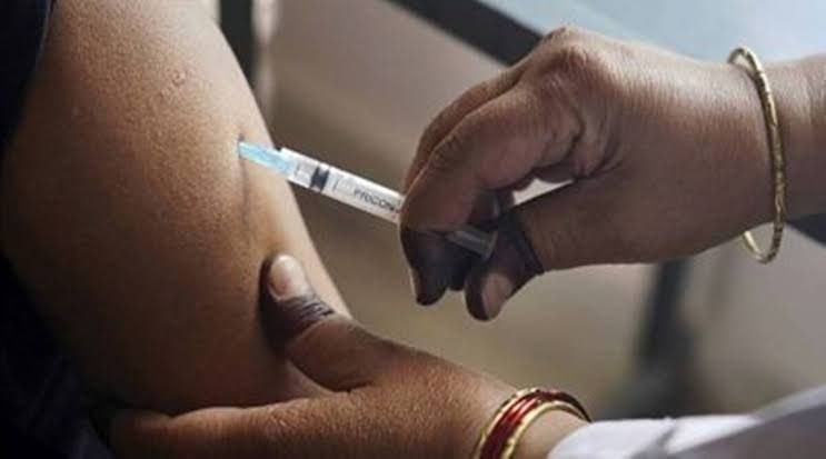 Surat: સુરતમાં બીજા દિવસે 40,886 વ્યક્તિઓને રસી અપાઈ જેની સામે કોરોનાના ફક્ત 14 કેસ નોંધાયા