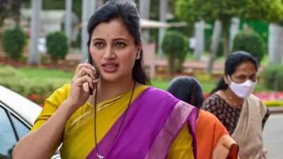 મુંબઈ હાઇકોર્ટે રદ કર્યું મહિલા સાંસદ નવનીત રાણાનું જાતિ પ્રમાણપત્ર, જાણો વિગતે