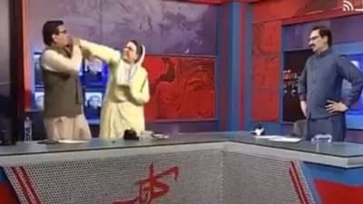 Pakistan : TV શો દરમિયાન ઈમરાનખાનની નજીકના મહિલા નેતાએ, સાંસદને માર્યો લાફો, જુઓ વિડીયો