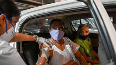 Vaccination : કેન્દ્ર સરકારે જાહેર કરી કોરોના રસીકરણની નવી માર્ગદર્શિકા, થયા આ બદલાવ