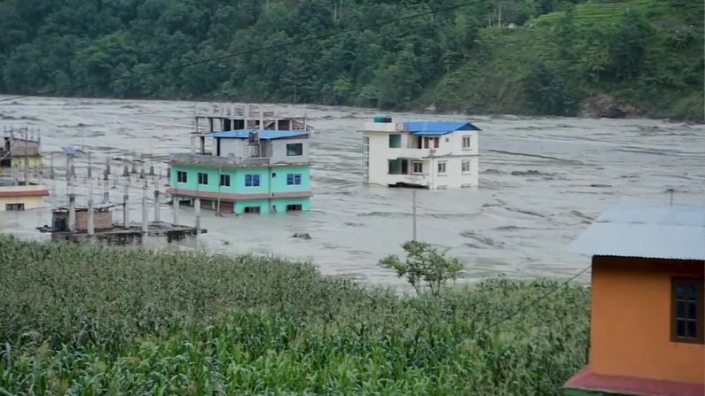 Nepal Floods: નેપાળમાં પૂર અને ભૂસ્ખલનને કારણે તબાહીના દ્રશ્યો, 16 લોકોના મોત, 22 હજુ સુધી લાપતા