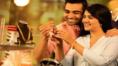 Gold Price Today : સોનું 42000 રૂપિયા સુધી ગગડવાનું નિષ્ણાંતોનું અનુમાન , જાણો આજના લેટેસ્ટ રેટ