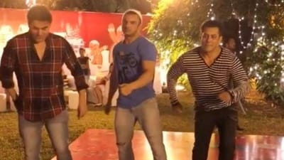 અરબાઝ-સોહેલ સાથે ડાન્સ કરતો સલમાન ખાનનો દુર્લભ વિડીયો વાયરલ, ફેન્સએ વરસાવી દીધો કોમેન્ટ્સનો વરસાદ