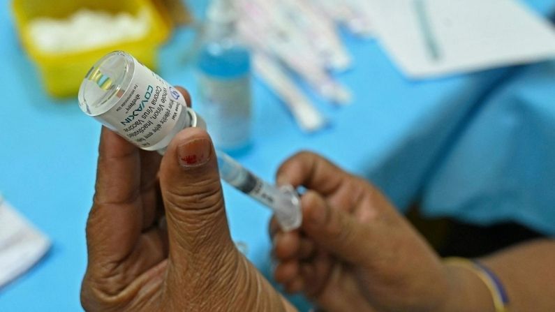 Mumbai : 390 લોકોને કથિત નકલી રસી આપવાના કેસમાં ચાર લોકોની ધરપકડ, એકની મધ્ય પ્રદેશથી ધરપકડ
