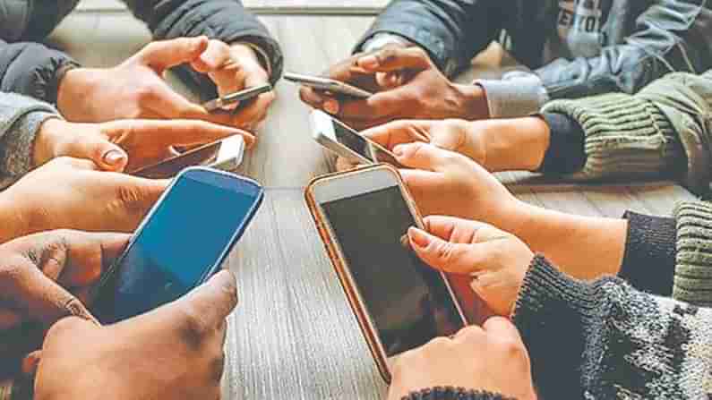 Saurashtra University Survey: સ્માર્ટફોનમાં વ્યસ્ત રહેતા યુવાનો ચેતજો, યુવાનોમાં વધી રહી છે નોમોફોબિયા નામની માનસિક બીમારી