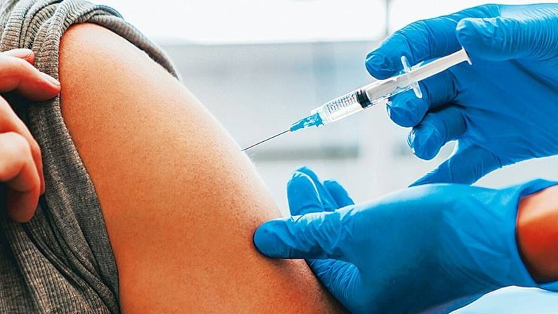 Rajkot: જિલ્લાના 25 ગામડાઓમાં થયું 100 ટકા વેક્સિનેશન, જિલ્લાનું કુલ 40 ટકા રસીકરણ