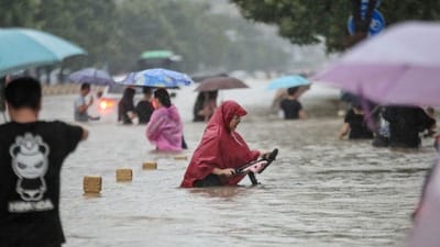 ચીનના (China Floods) હેનાન પ્રાંતમાં ભારે વરસાદના પગલે પૂરની સ્થિતી સર્જાઇ