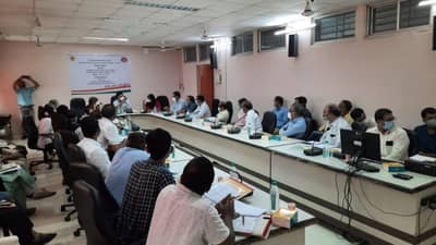 Surat: કોરોનાના કેસો ઘટ્યા બાદ ટીબીના કેસોમાં થયો વધારો, રાજ્યના ટીબી અધિકારીએ દક્ષિણ ગુજરાતના અધિકારીઓ સાથે સમીક્ષા બેઠક યોજી